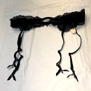 Victoria’s Secret Black Lace Garter Belt Size XS/S NWT